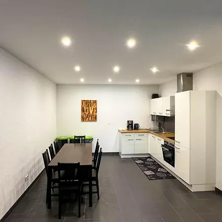 アパート Geraeumige Fuer Bis Zu 8 Gaeste プロッヒンゲン